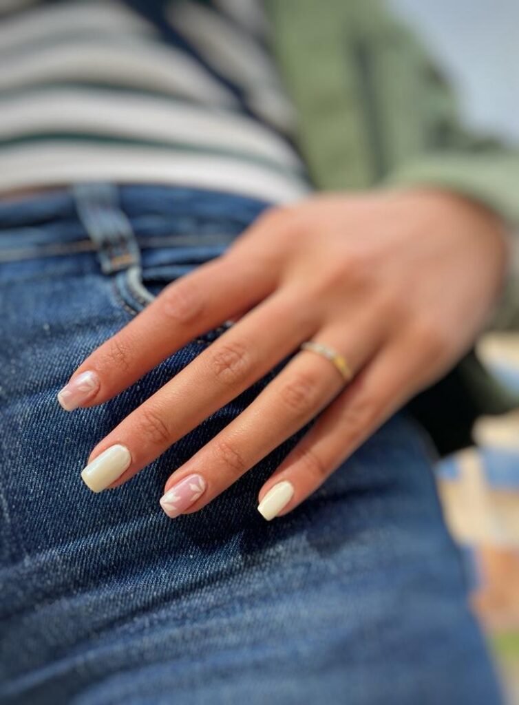 manicura,pedicura,essence's manicura